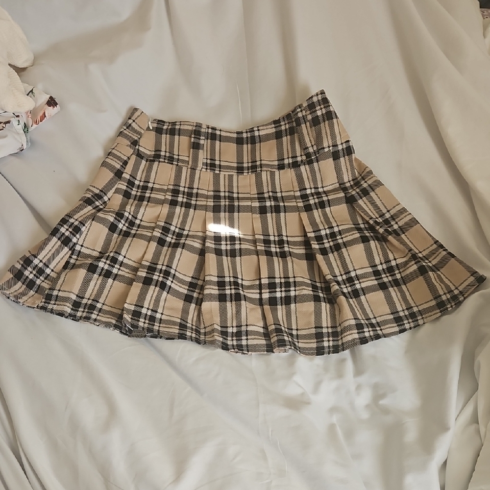 SHEIN Beige Plaid Skater Skirt